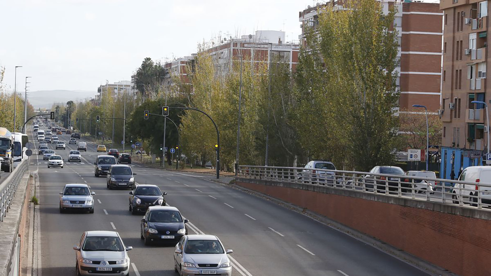 Ingresada en la uci una joven de 15 años tras ser atropellada en Carlos III