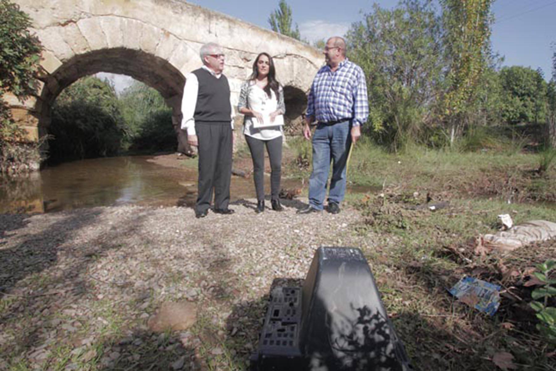 El PSOE reclama a la CHG que limpie los 40 arroyos de la ciudad