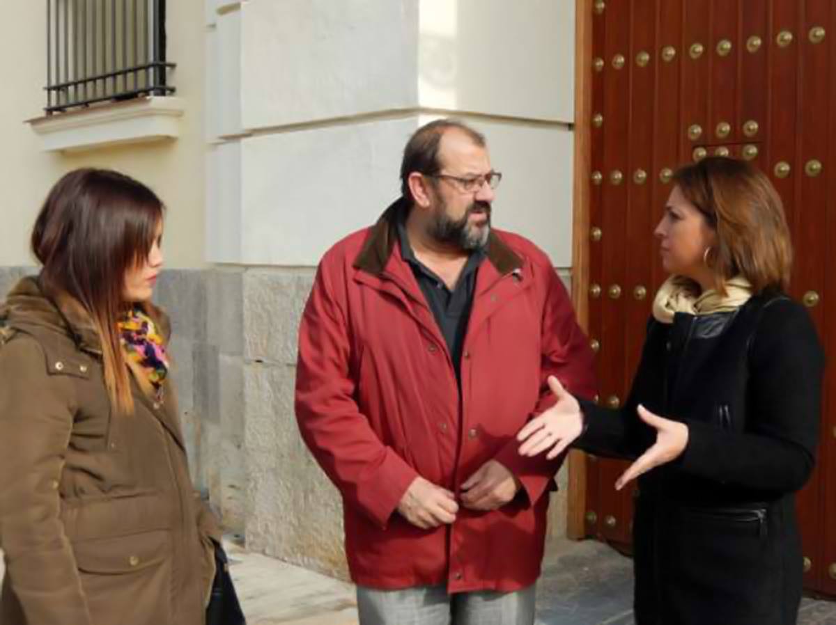 Ambrosio (PSOE) exige a Nieto que &quot;cumpla su compromiso&quot; con los vecinos y abra el Centro Cívico