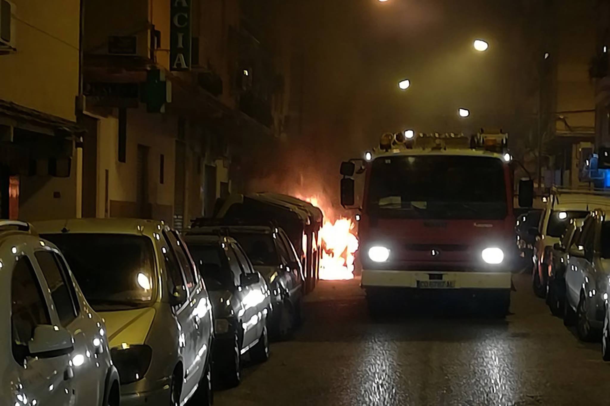 Arde un coche en Fátima