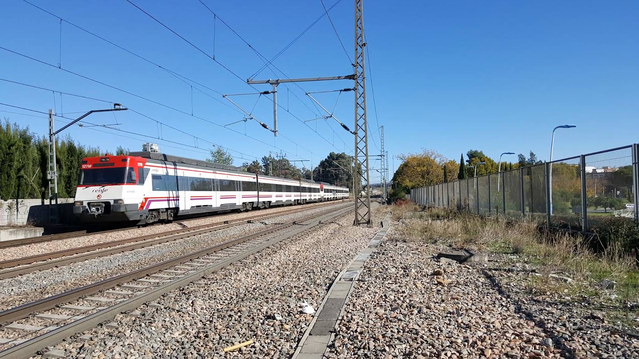 Levante reivindica su apeadero del tren a través de la Plataforma ¡Metrotrén ya!