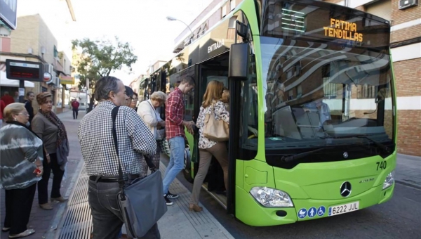 El estreno de la renovada red de líneas de Aucorsa será escalonado