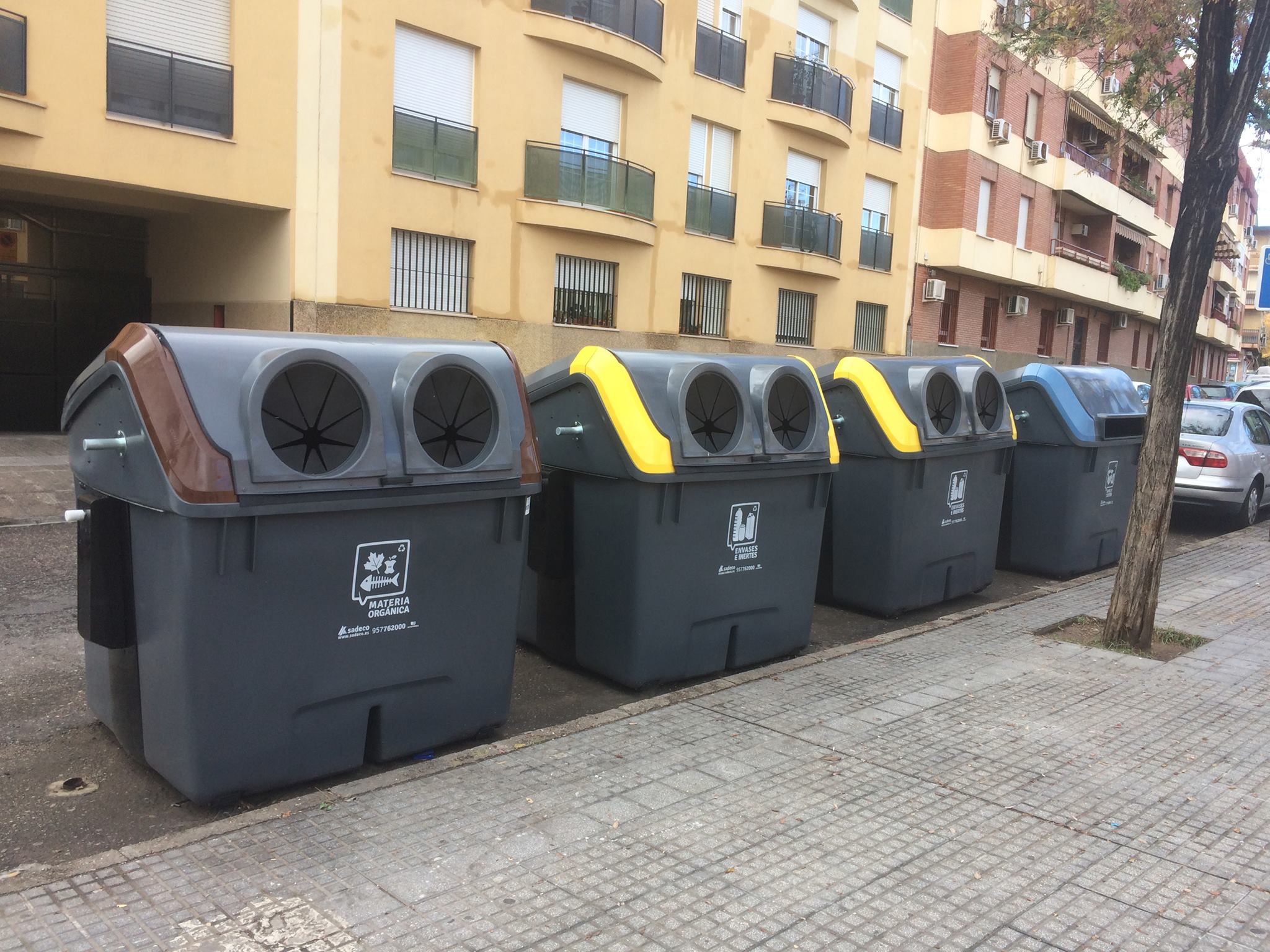 Instalados los nuevos contenedores en Fátima