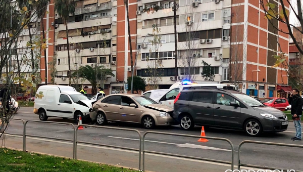 Choque múltiple entre cuatro vehículos en la Avenida Carlos III