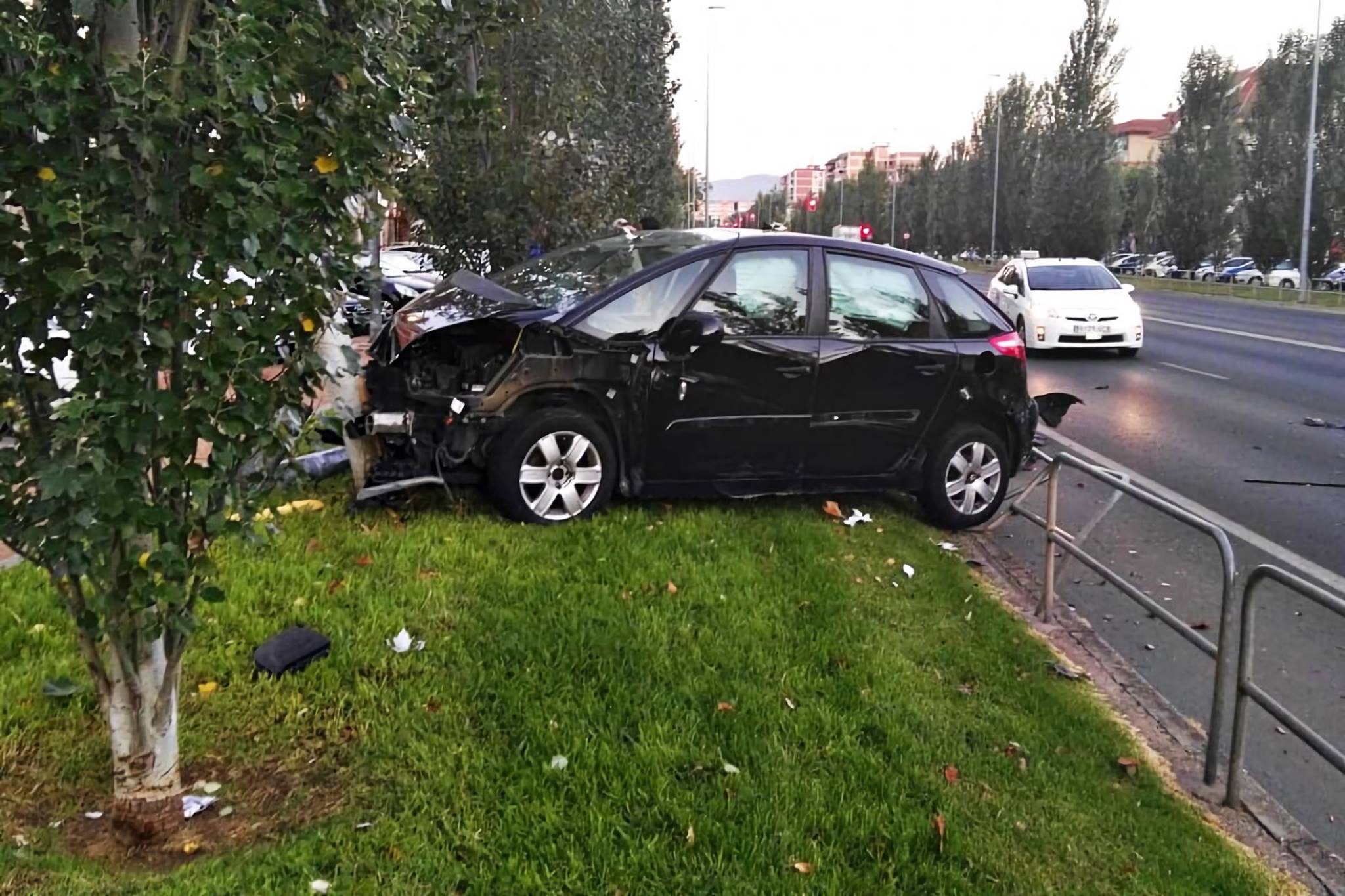 Herido tras un aparatoso choque en Carlos III