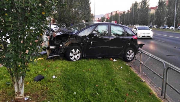 Herido tras un aparatoso choque en Carlos III