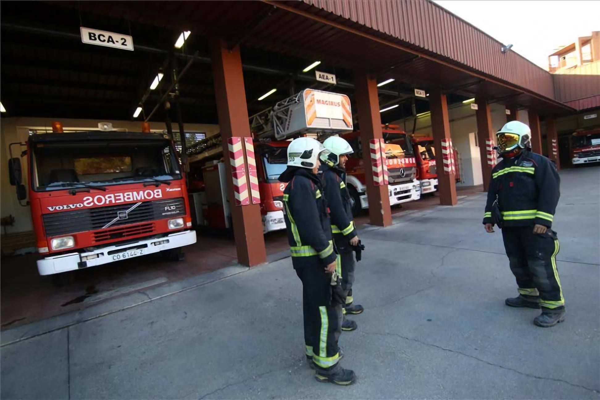 Arde un coche de madrugada en el barrio de Fátima