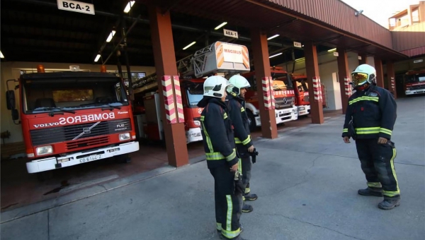 Arde un coche de madrugada en el barrio de Fátima