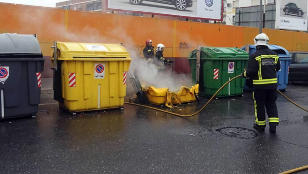 La quema de contenedores no cesa, los bomberos intervienen en el Sector Sur, Fátima y Miralbaida