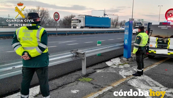 Roban neumáticos en Fátima, se dan a la fuga a gran velocidad y los detienen en Fernán Núñez