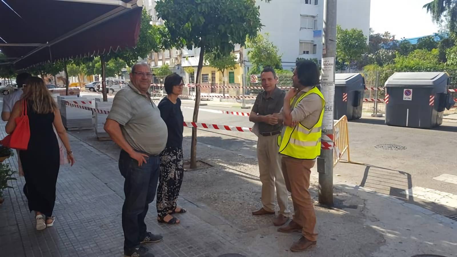 La concejal de Infraestructuras visita junto a la comisión de obra la actuación en Virgen de Fátima