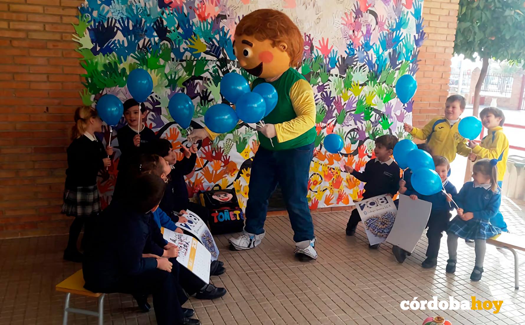El colegio Séneca entrega a Autismo Córdoba un cheque donativo de 2.000 euros