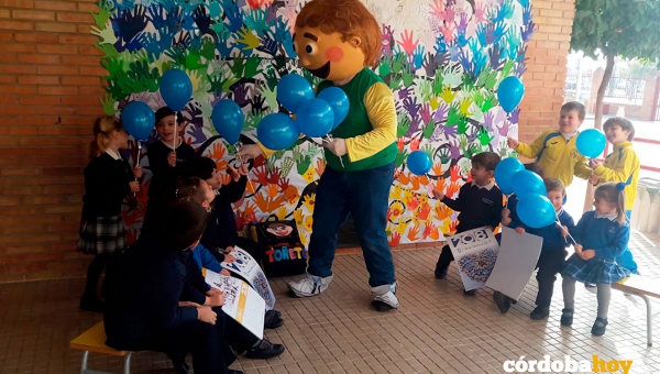 El colegio Séneca entrega a Autismo Córdoba un cheque donativo de 2.000 euros