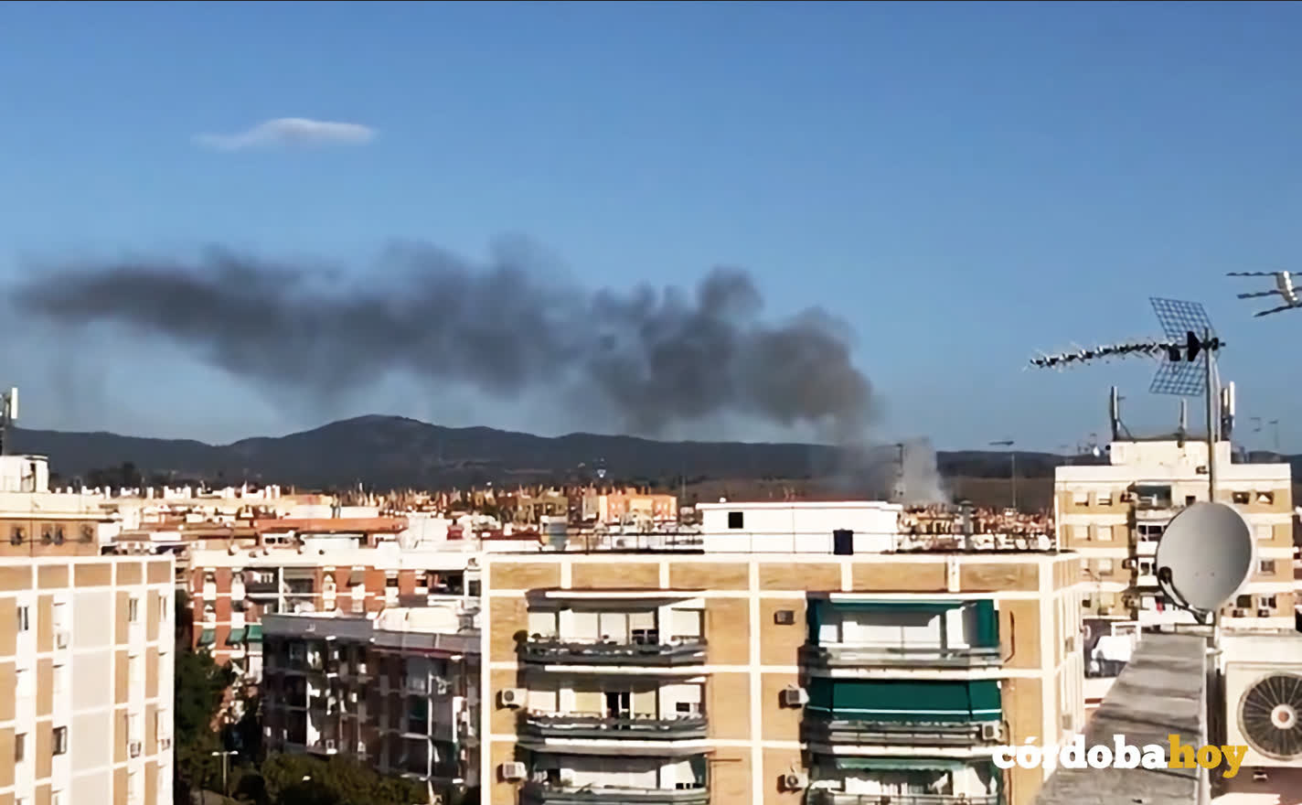 Incendio sin heridos en un asentamiento chabolista del polígono Pedroches