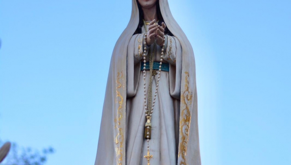 Víspera de la festividad de la Virgen de Fátima
