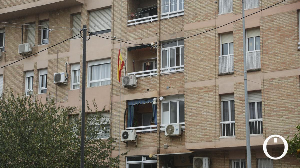 Las luces de Navidad llegan poco a poco a los barrios 