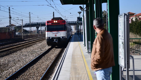 El Ayuntamiento se compromete a aportar financiación para las estaciones del Cercanías en Fátima y el Parque Joyero 