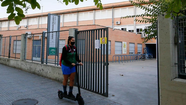 La tecnología en el fútbol o en la justicia, a debate en la tradicional semana tecnológica del IES Gran Capitán