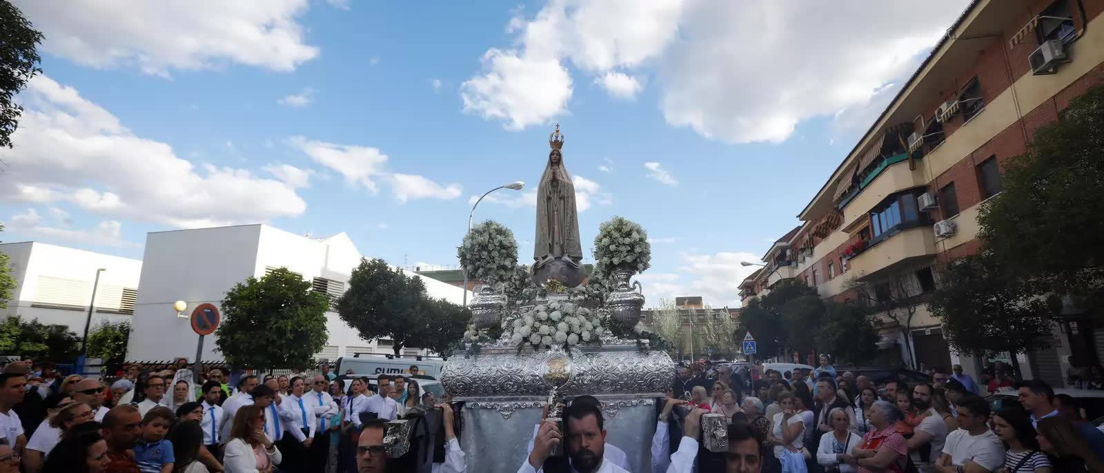 La procesión de la Virgen de Fátima de Córdoba, en imágenes 