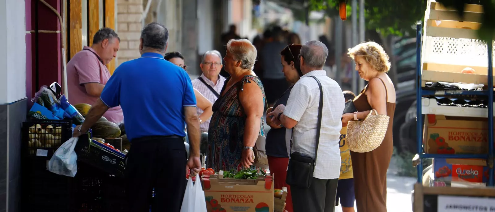 Un paseo por el barrio de Fátima una mañana de verano en Córdoba, en imágenes 