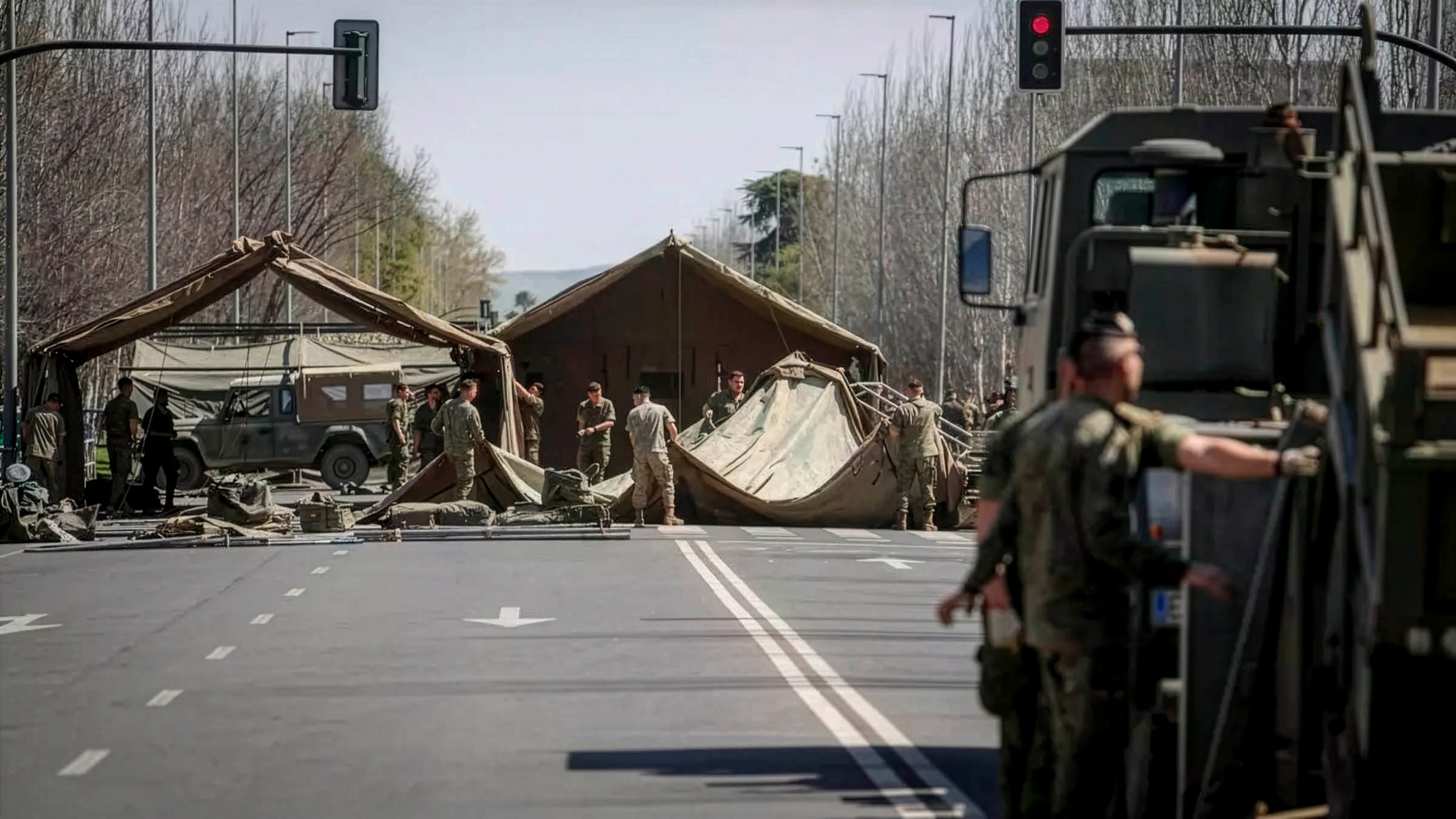 Un campamento del Ejército en mitad de Carlos III