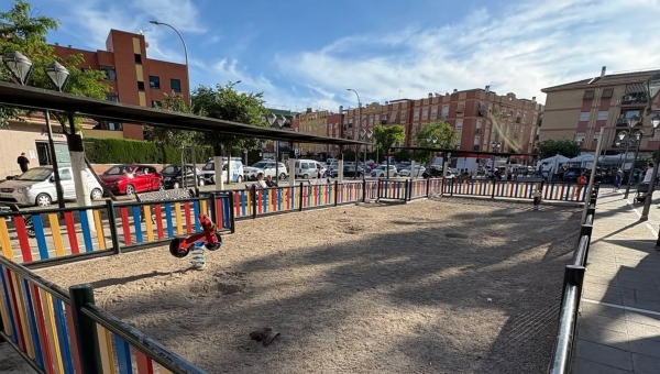  Denuncian la aparición de agujeros "enormes" en un parque infantil de Fátima